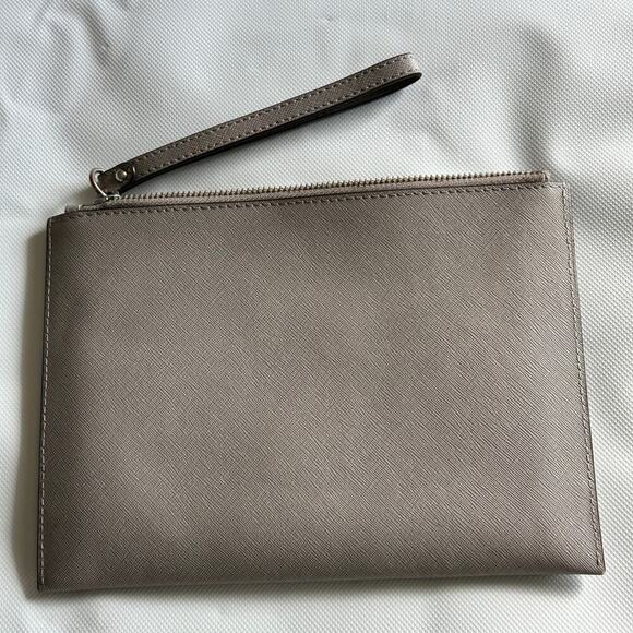 2/30 Michael Kors Jet Set XL Wristlet Gray Saffiano Leather Studded Clutch - Picture 3 of 6